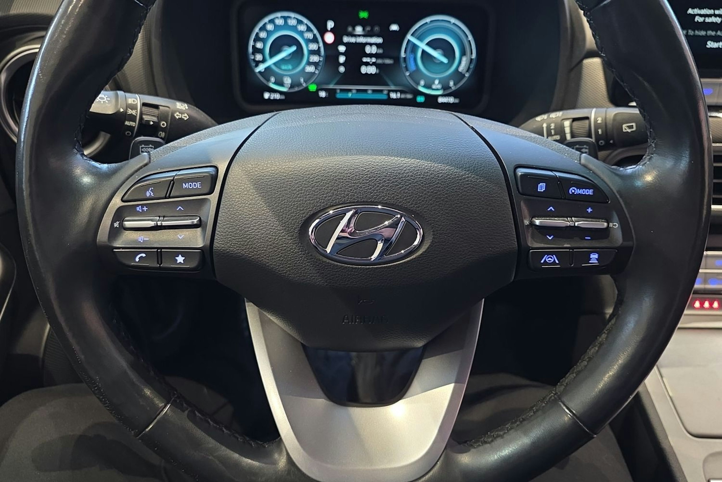 sininen Hyundai KONA 2021 kuva 21.