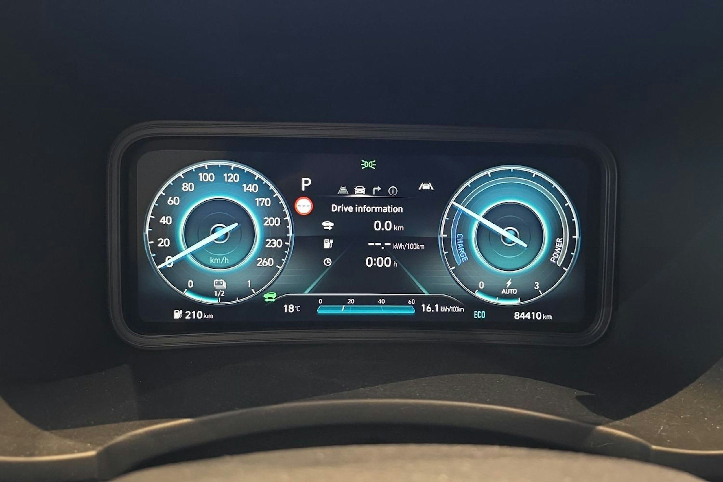 sininen Hyundai KONA 2021 kuva 22.