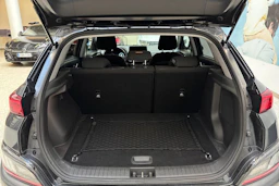 harmaa Hyundai KONA 2021 kuva 16.