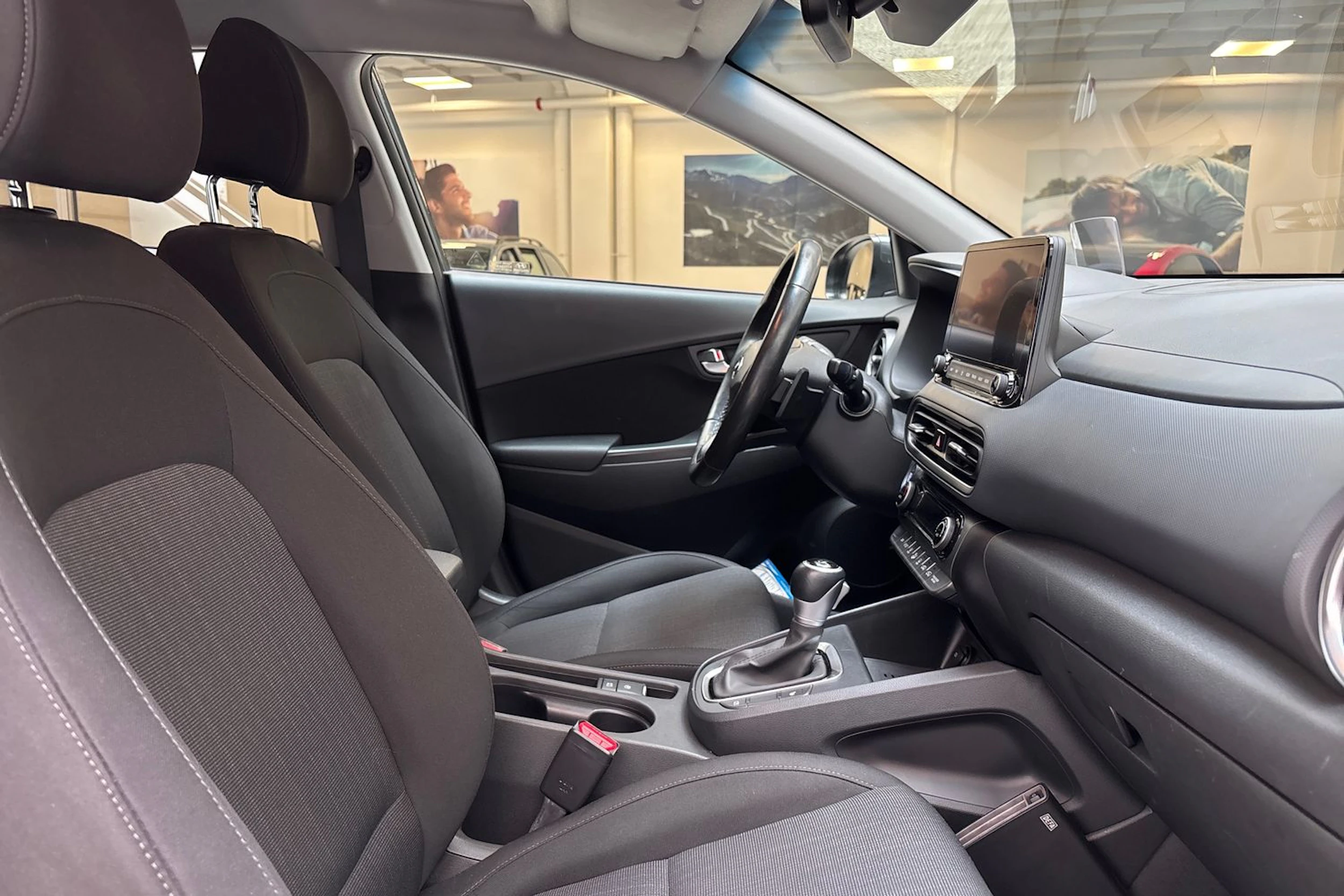 harmaa Hyundai KONA 2021 kuva 24.