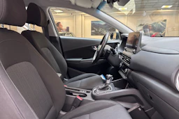 harmaa Hyundai KONA 2021 kuva 24.