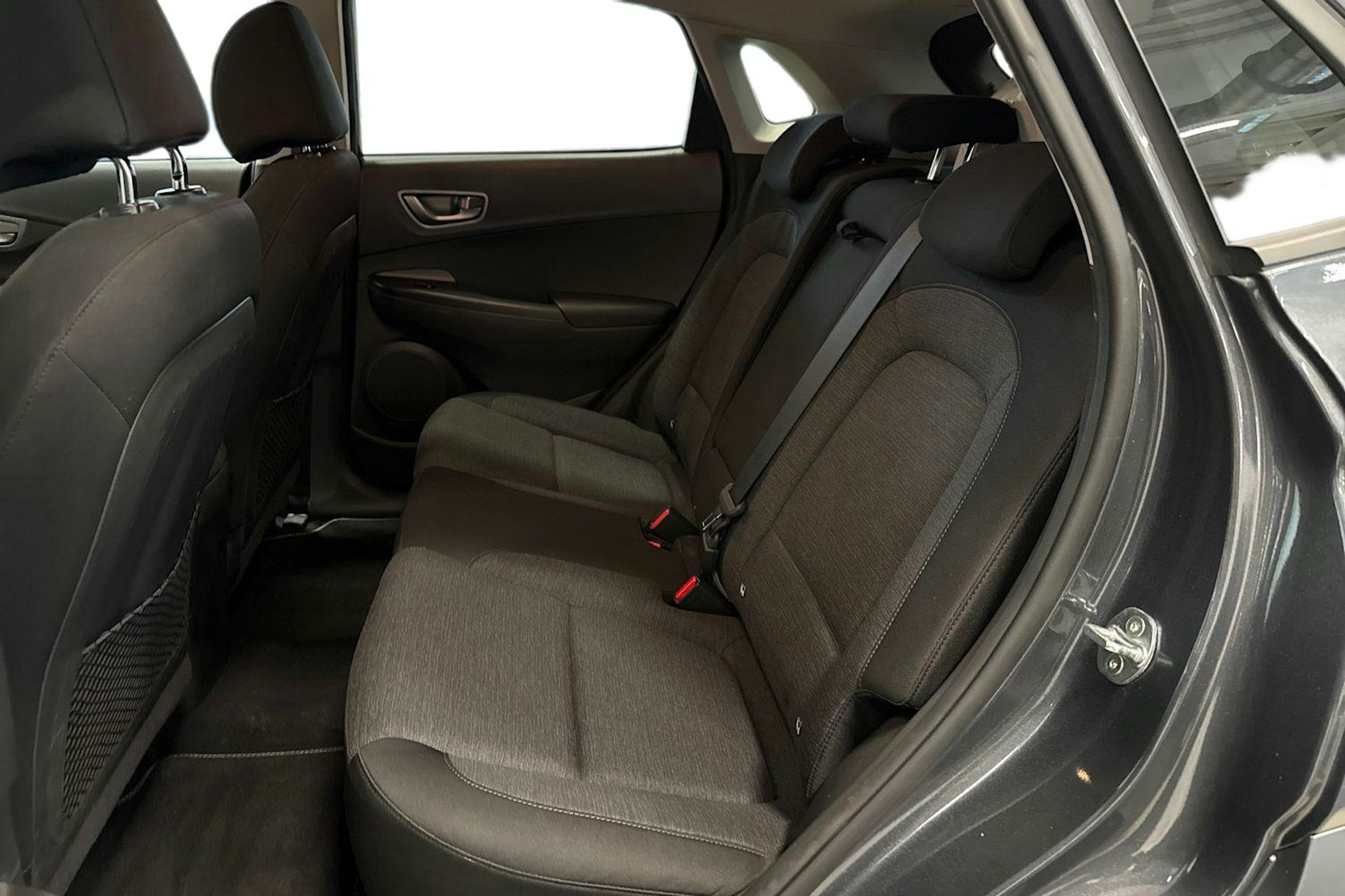 harmaa Hyundai KONA 2021 kuva 10.