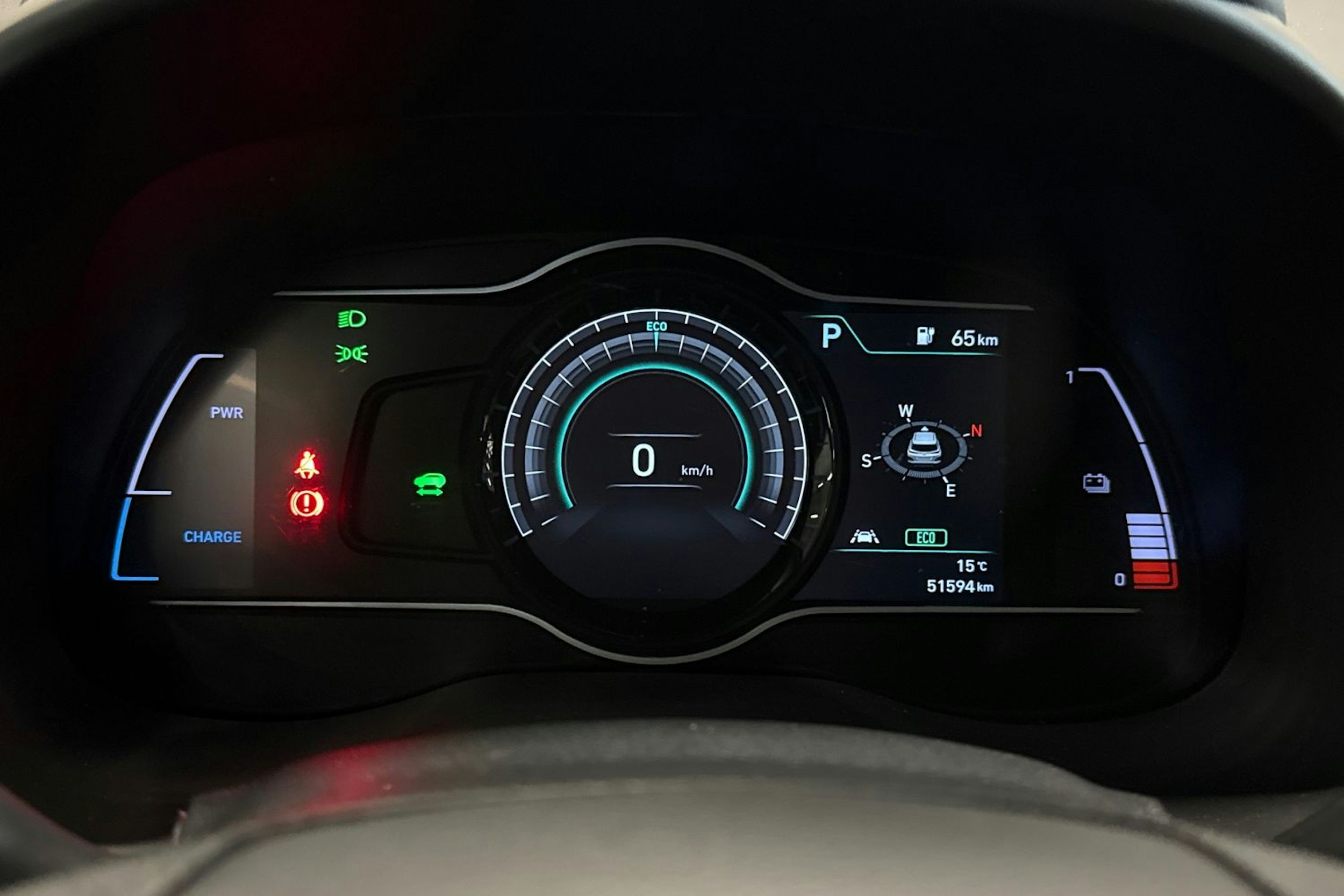 harmaa Hyundai KONA 2021 kuva 16.