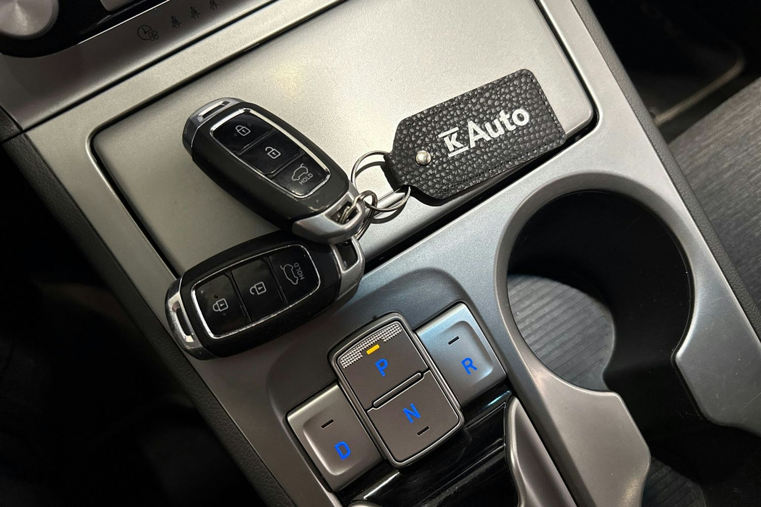 harmaa Hyundai KONA 2021 kuva 28.