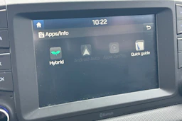 Valkoinen Hyundai KONA 2021 kuva 20.