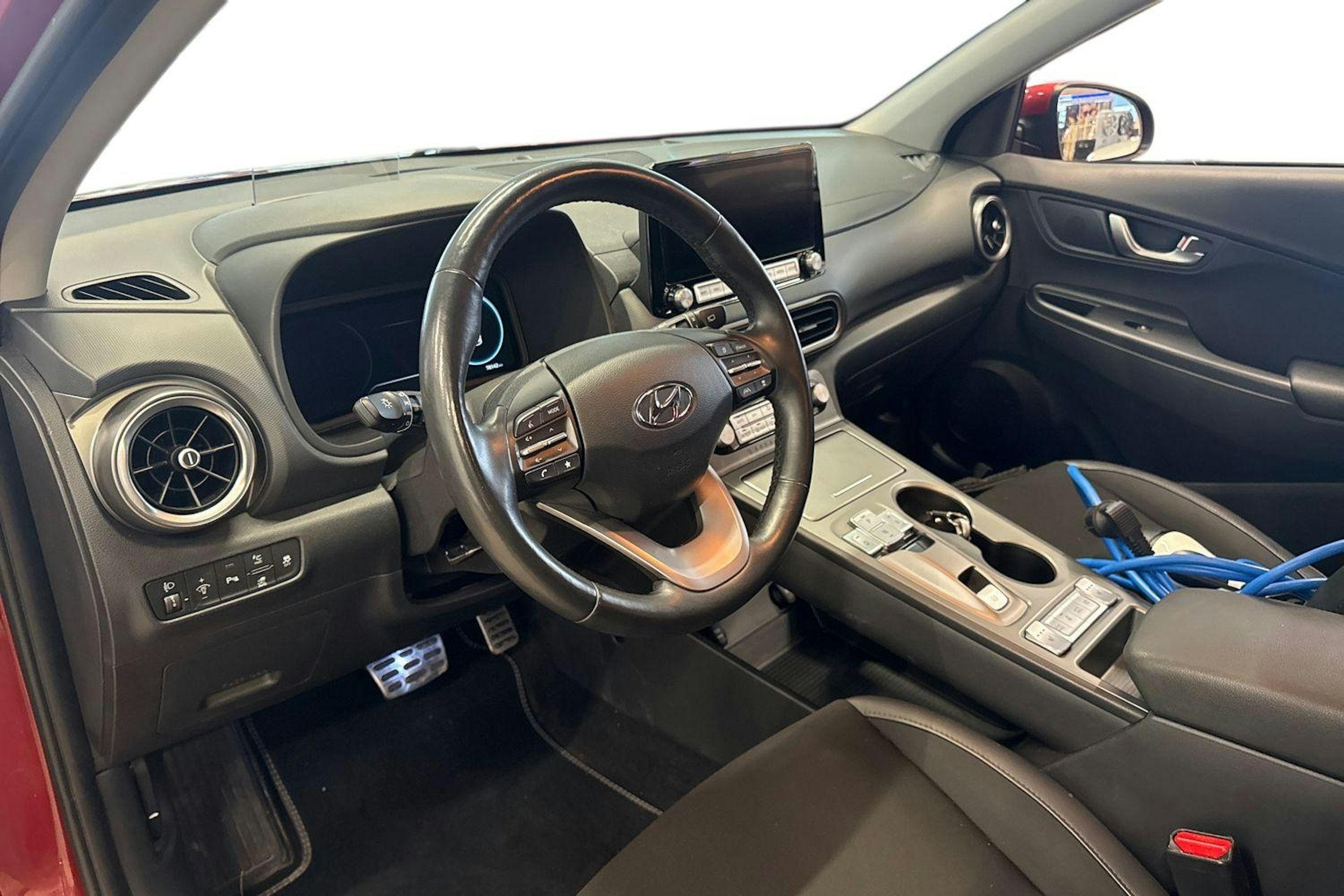 punainen Hyundai KONA 2022 kuva 7.