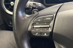 punainen Hyundai KONA 2022 kuva 17.