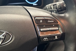 punainen Hyundai KONA 2022 kuva 18.