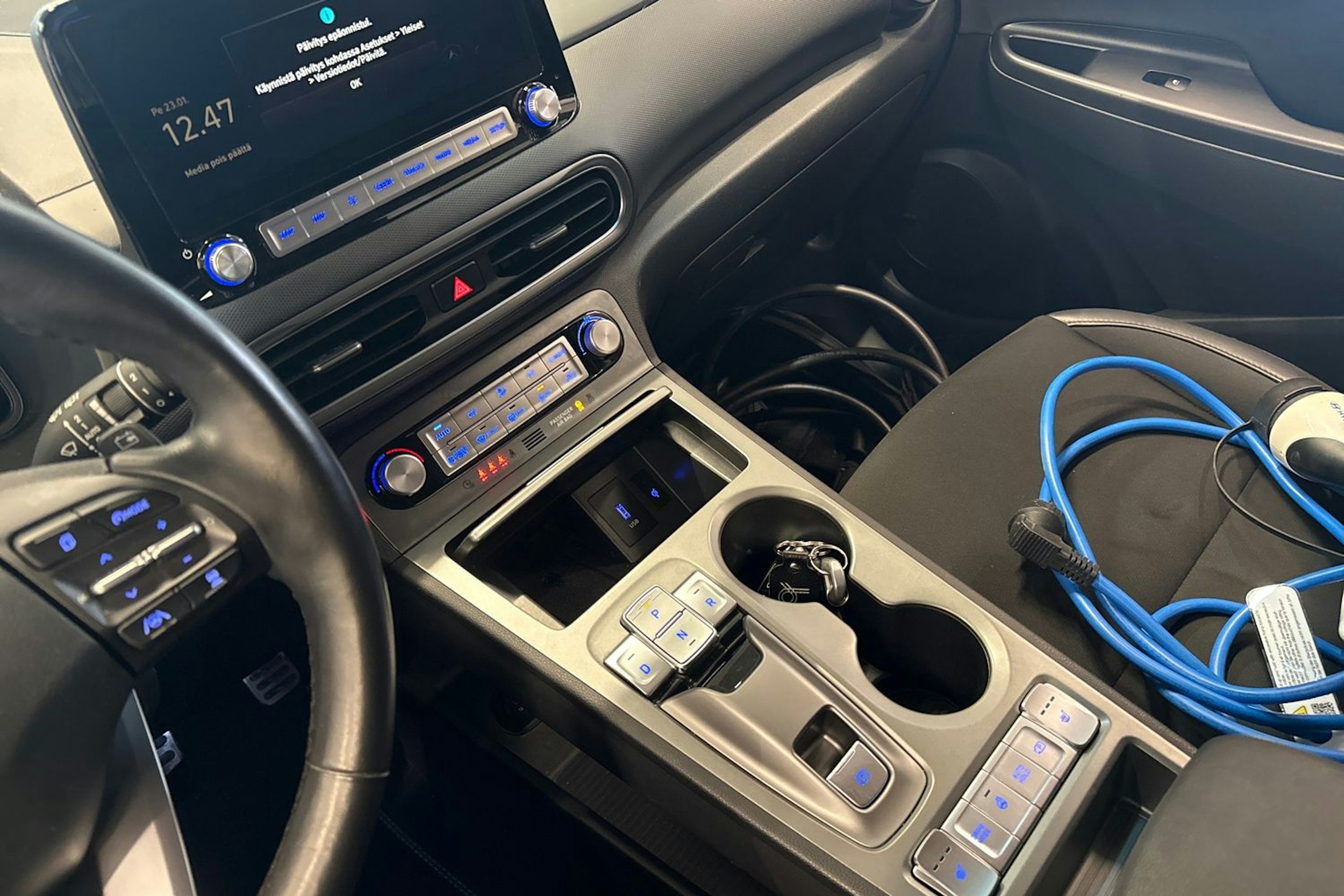 punainen Hyundai KONA 2022 kuva 23.