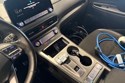 punainen Hyundai KONA 2022 kuva 23.