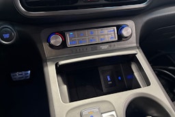 punainen Hyundai KONA 2022 kuva 25.