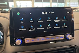 punainen Hyundai KONA 2022 kuva 29.