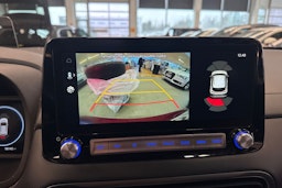 punainen Hyundai KONA 2022 kuva 32.