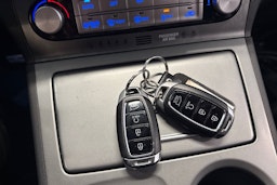 punainen Hyundai KONA 2022 kuva 33.