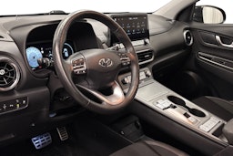 punainen Hyundai KONA 2023 kuva 7.