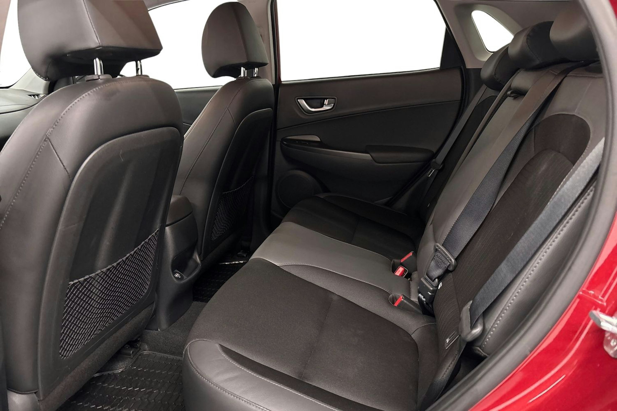 punainen Hyundai KONA 2023 kuva 10.