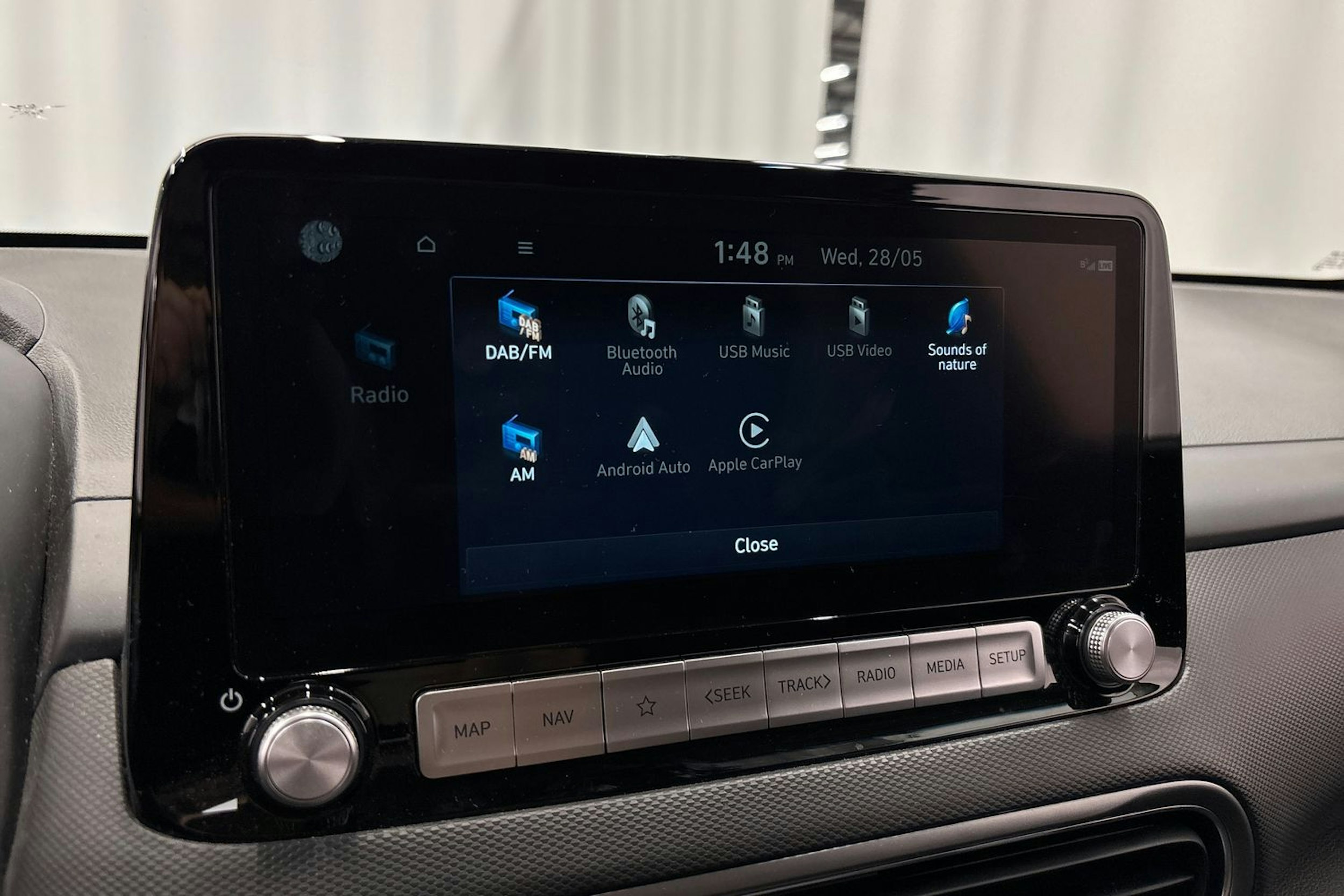 punainen Hyundai KONA 2023 kuva 26.