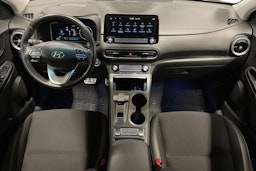 met. harmaa Hyundai KONA 2023 kuva 9.