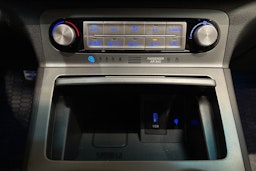 met. harmaa Hyundai KONA 2023 kuva 23.