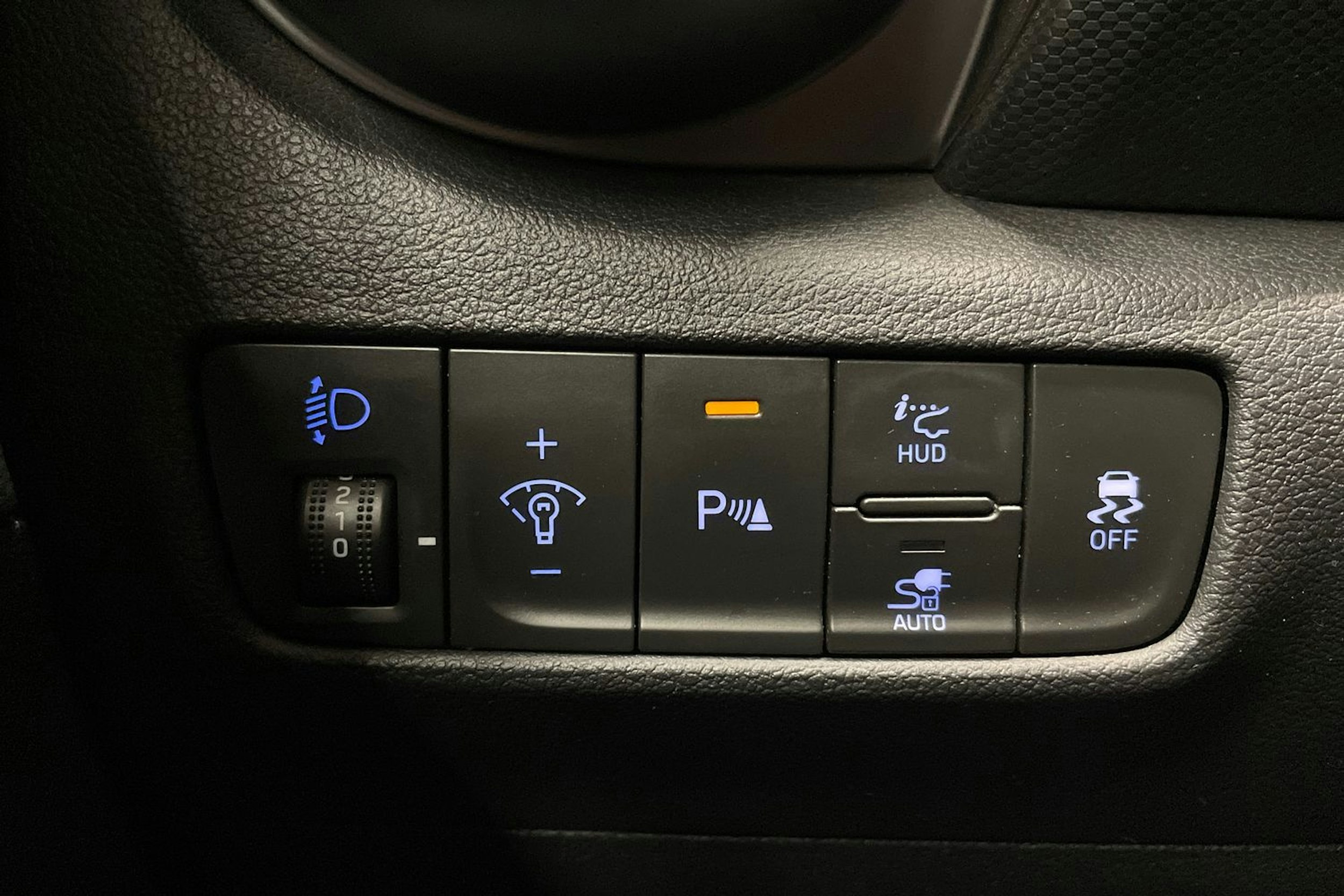 met. harmaa Hyundai KONA 2023 kuva 25.