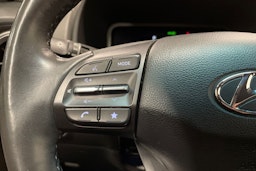 met. harmaa Hyundai KONA 2023 kuva 26.