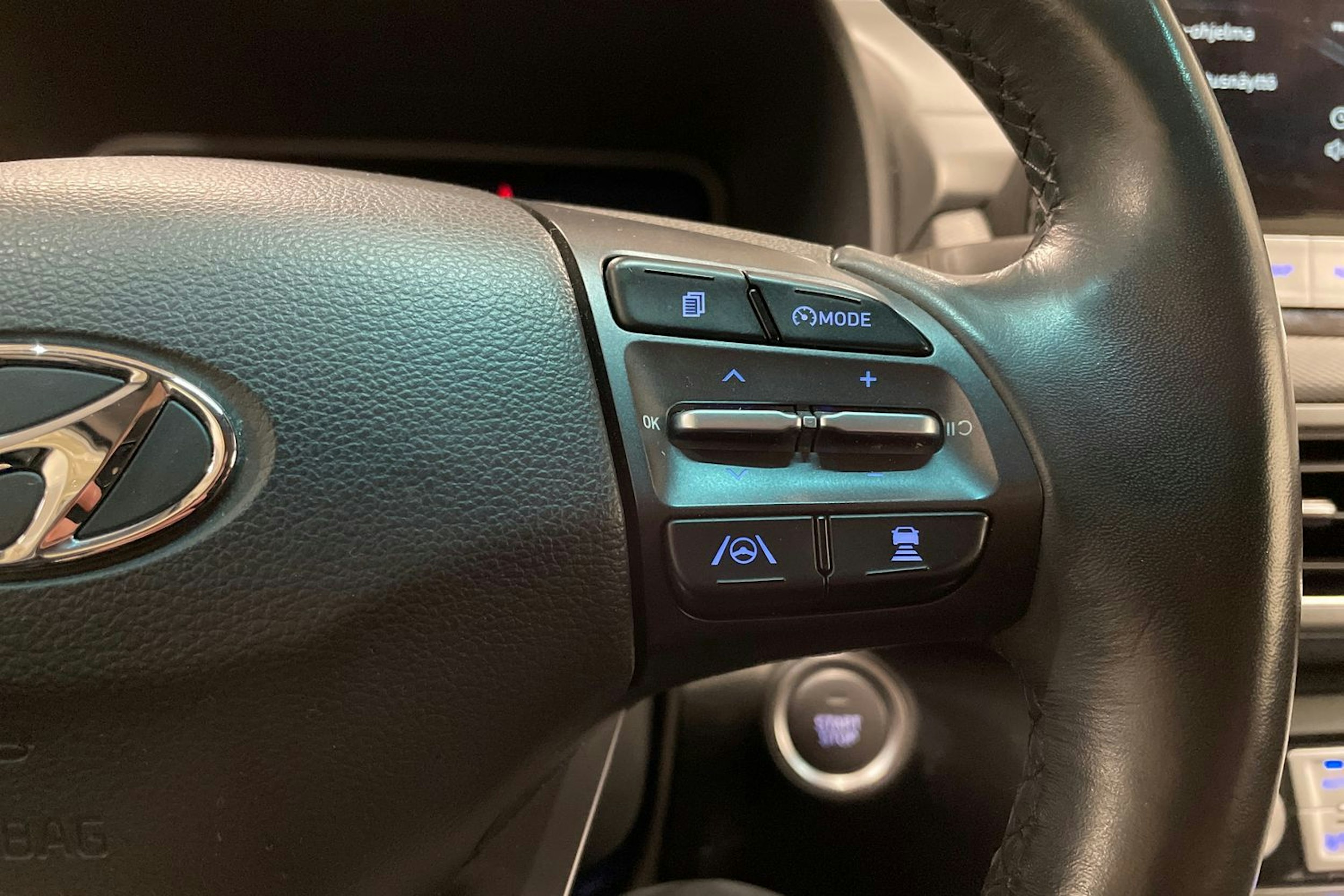 met. harmaa Hyundai KONA 2023 kuva 27.