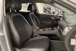 met. harmaa Hyundai KONA 2023 kuva 31.