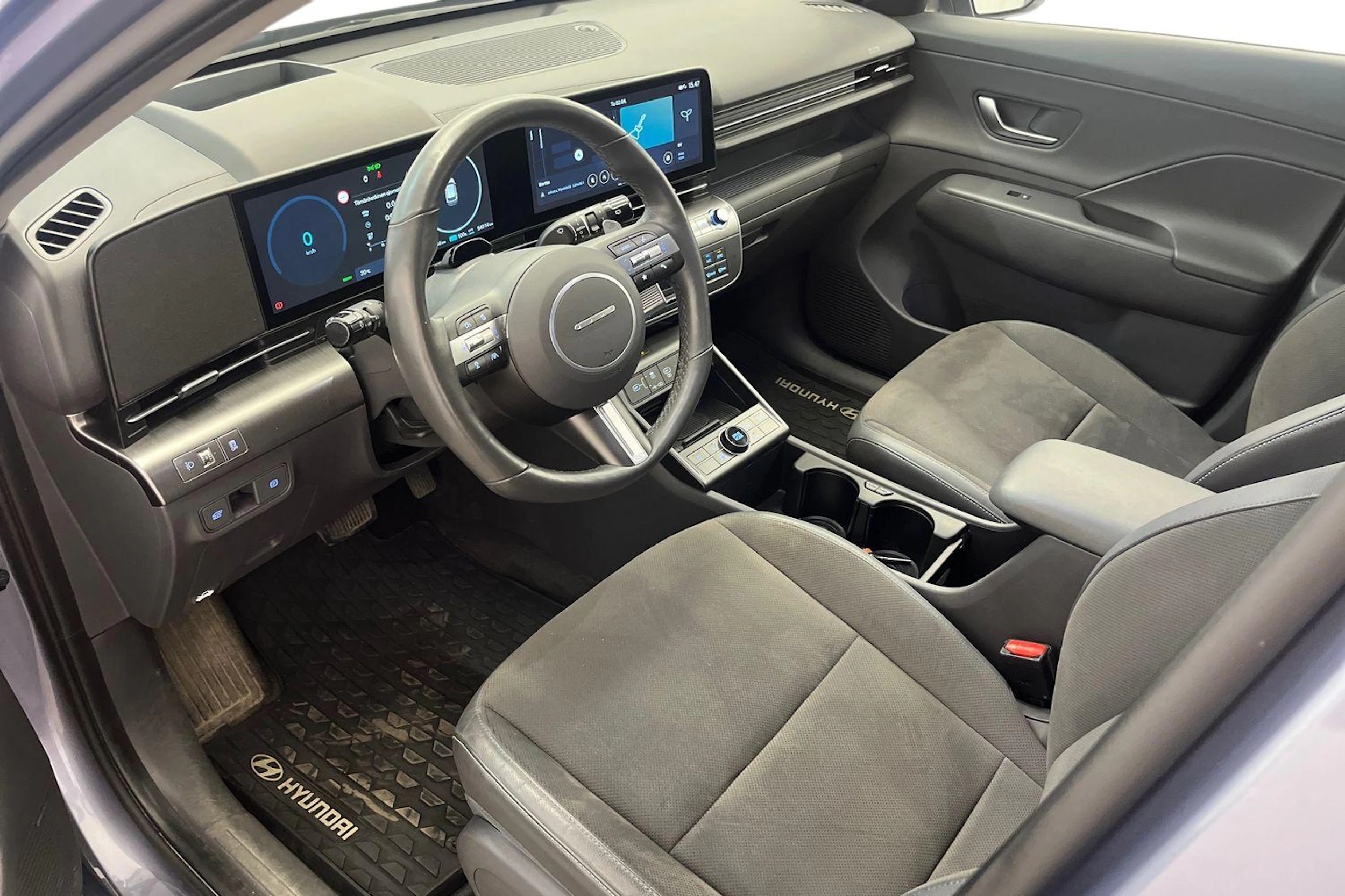 sininen Hyundai KONA Electric 2024 kuva 6.