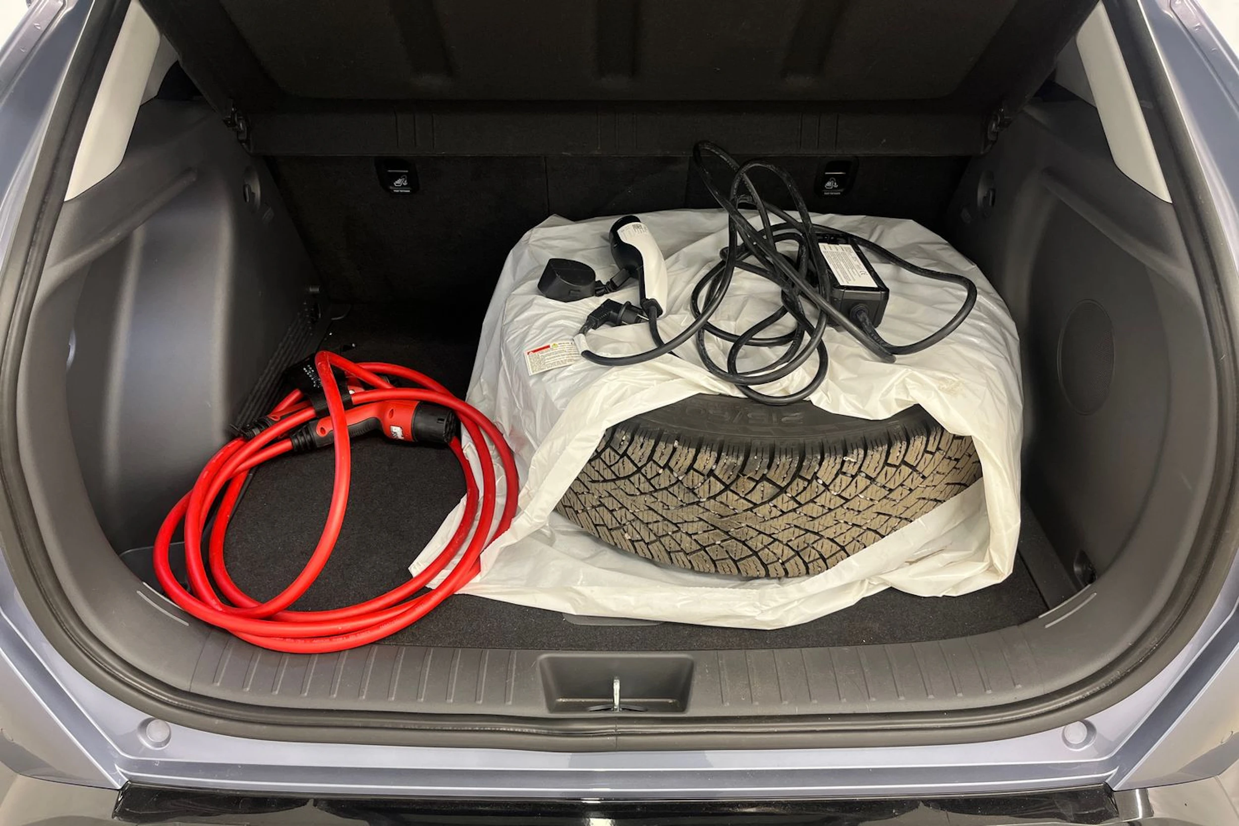 sininen Hyundai KONA Electric 2024 kuva 25.