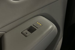harmaa Hyundai KONA Electric 2024 kuva 13.