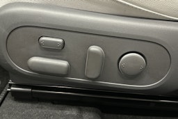 harmaa Hyundai KONA Electric 2024 kuva 17.