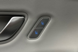 harmaa Hyundai KONA Electric 2024 kuva 18.
