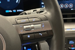 harmaa Hyundai KONA Electric 2024 kuva 20.
