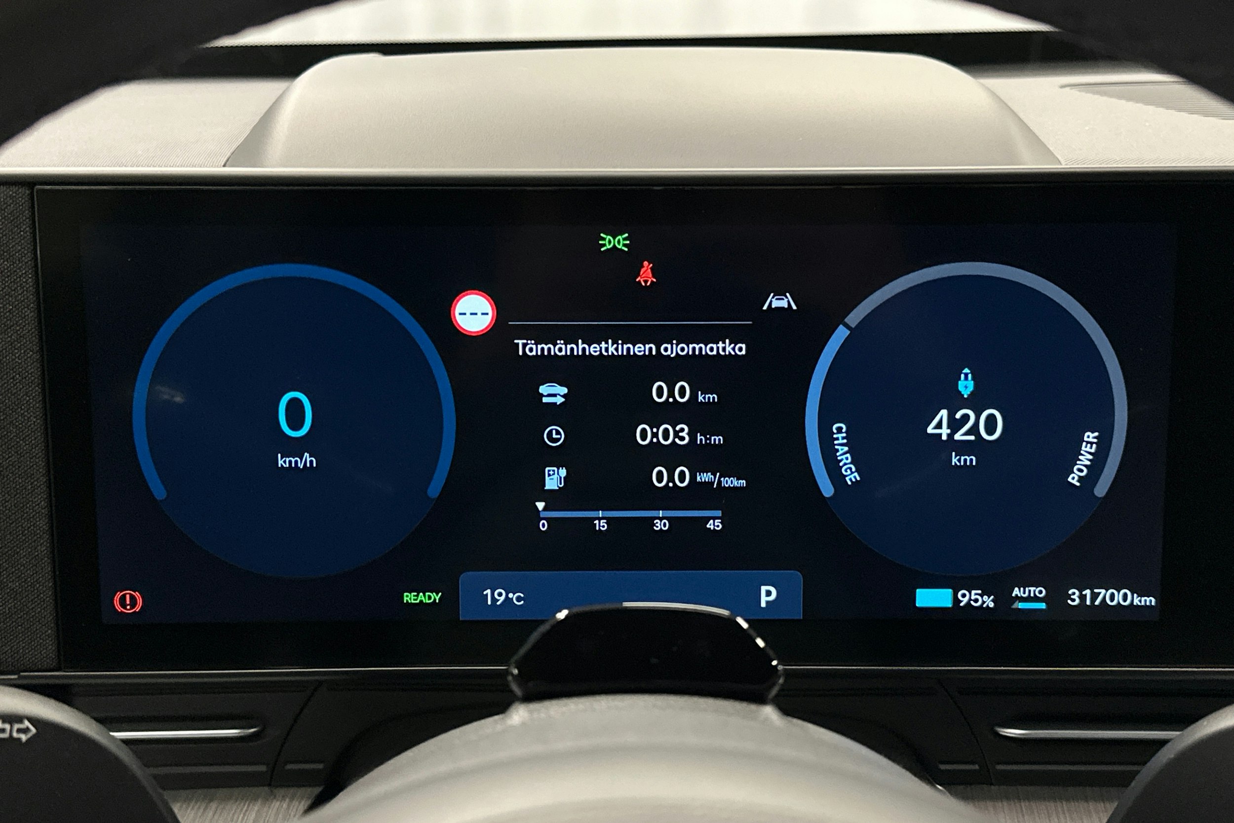 harmaa Hyundai KONA Electric 2024 kuva 23.