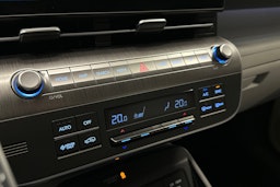 harmaa Hyundai KONA Electric 2024 kuva 37.
