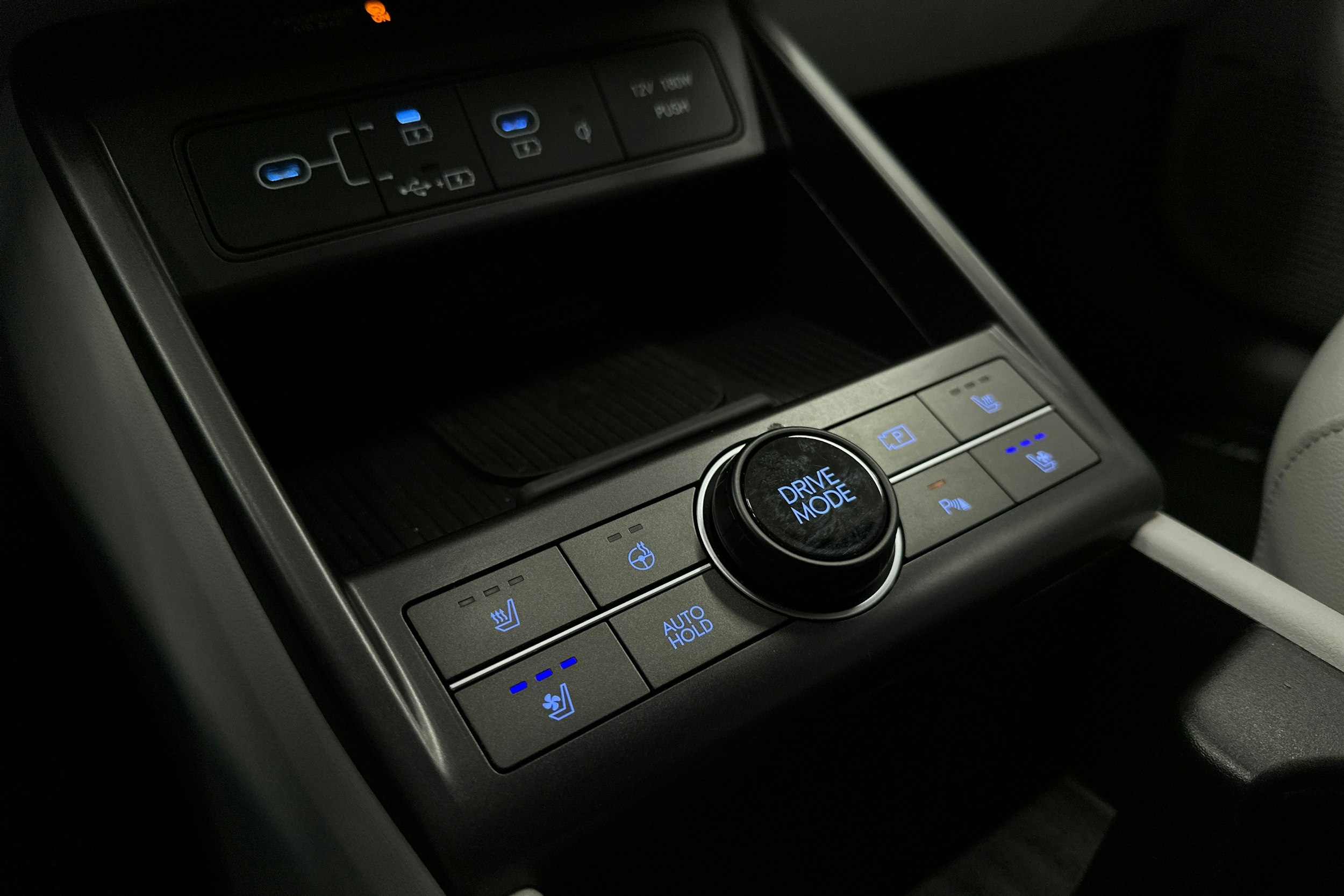 harmaa Hyundai KONA Electric 2024 kuva 38.
