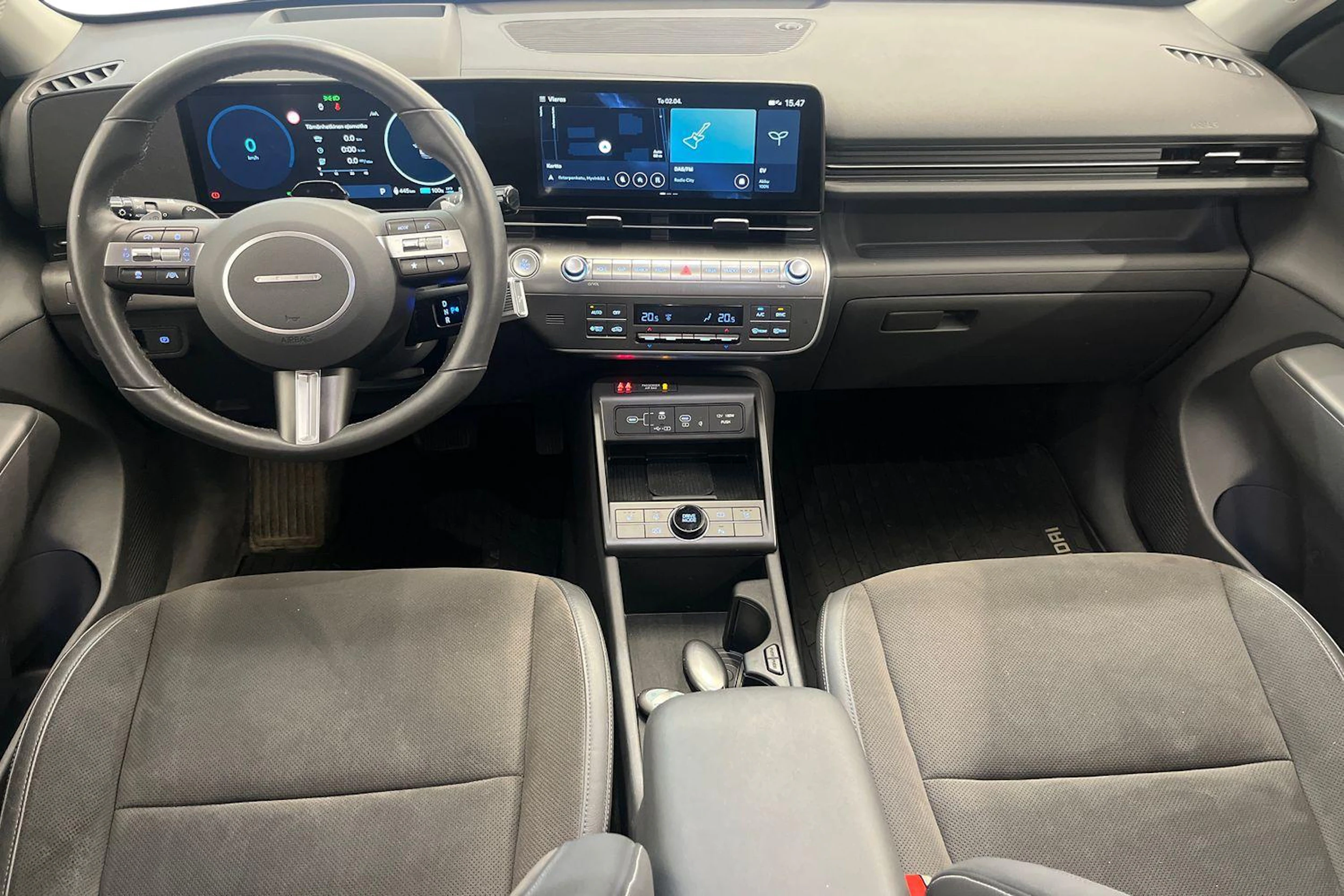 sininen Hyundai KONA Electric 2024 kuva 7.