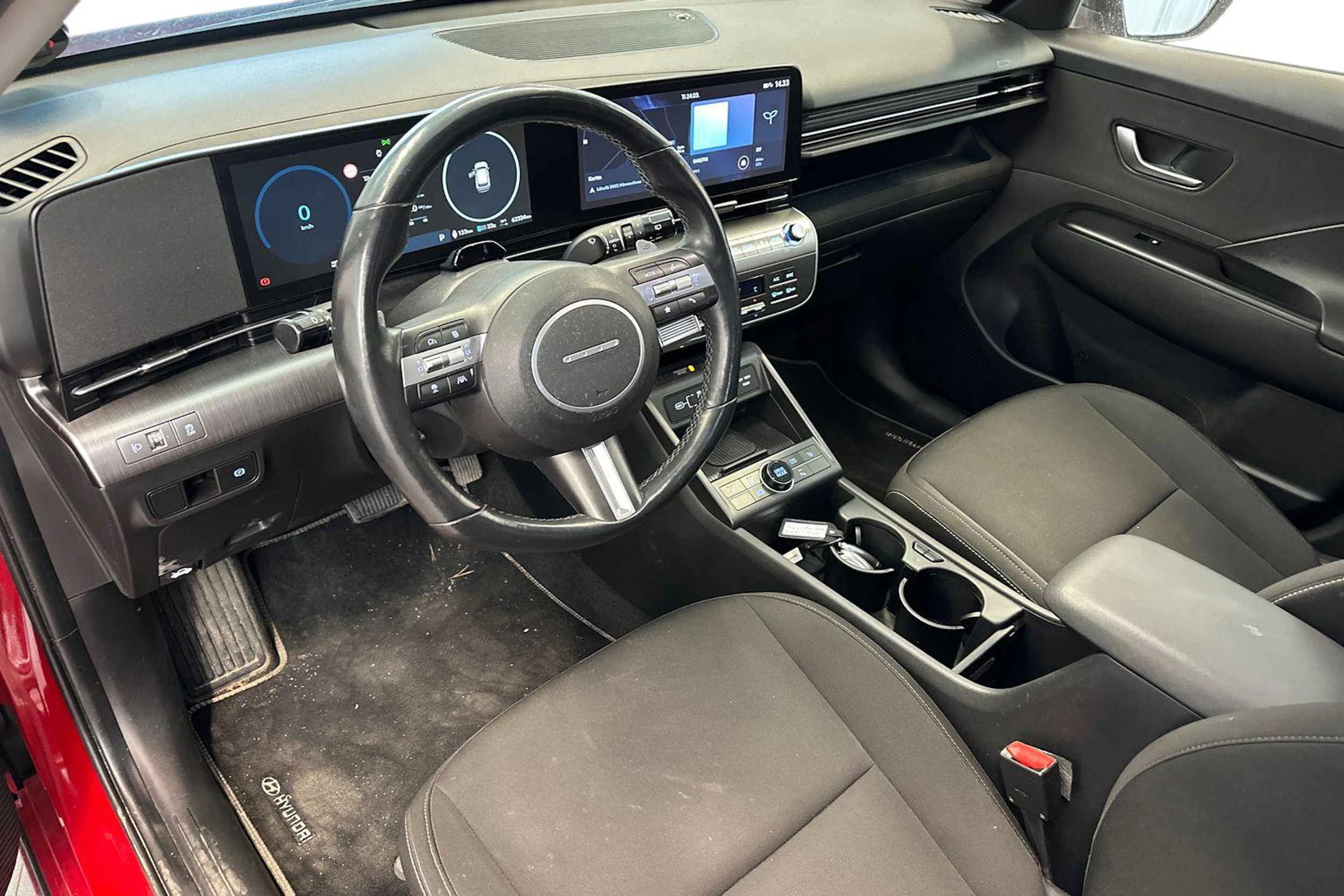 punainen Hyundai KONA Electric 2024 kuva 3.