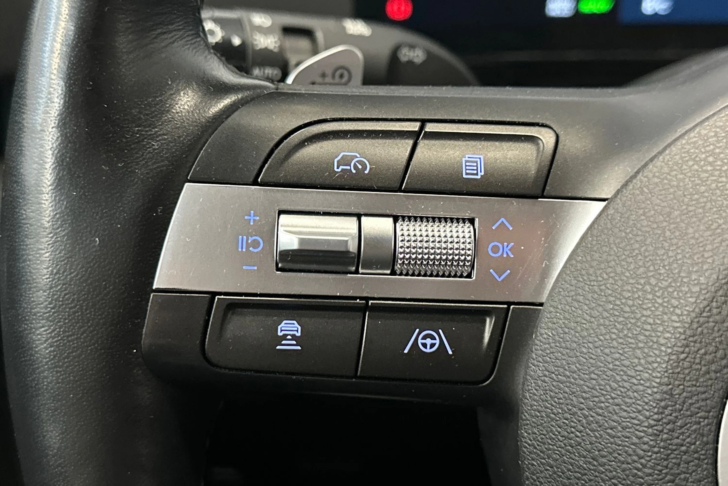 punainen Hyundai KONA Electric 2024 kuva 17.