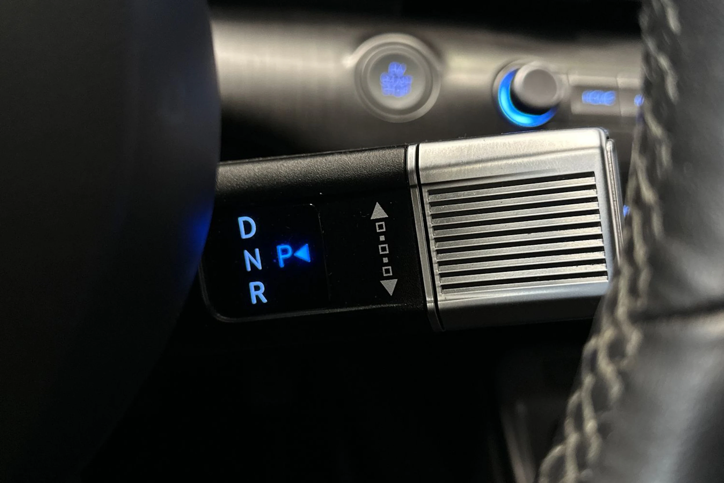 punainen Hyundai KONA Electric 2024 kuva 19.