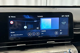 punainen Hyundai KONA Electric 2024 kuva 21.