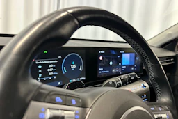 punainen Hyundai KONA Electric 2024 kuva 22.