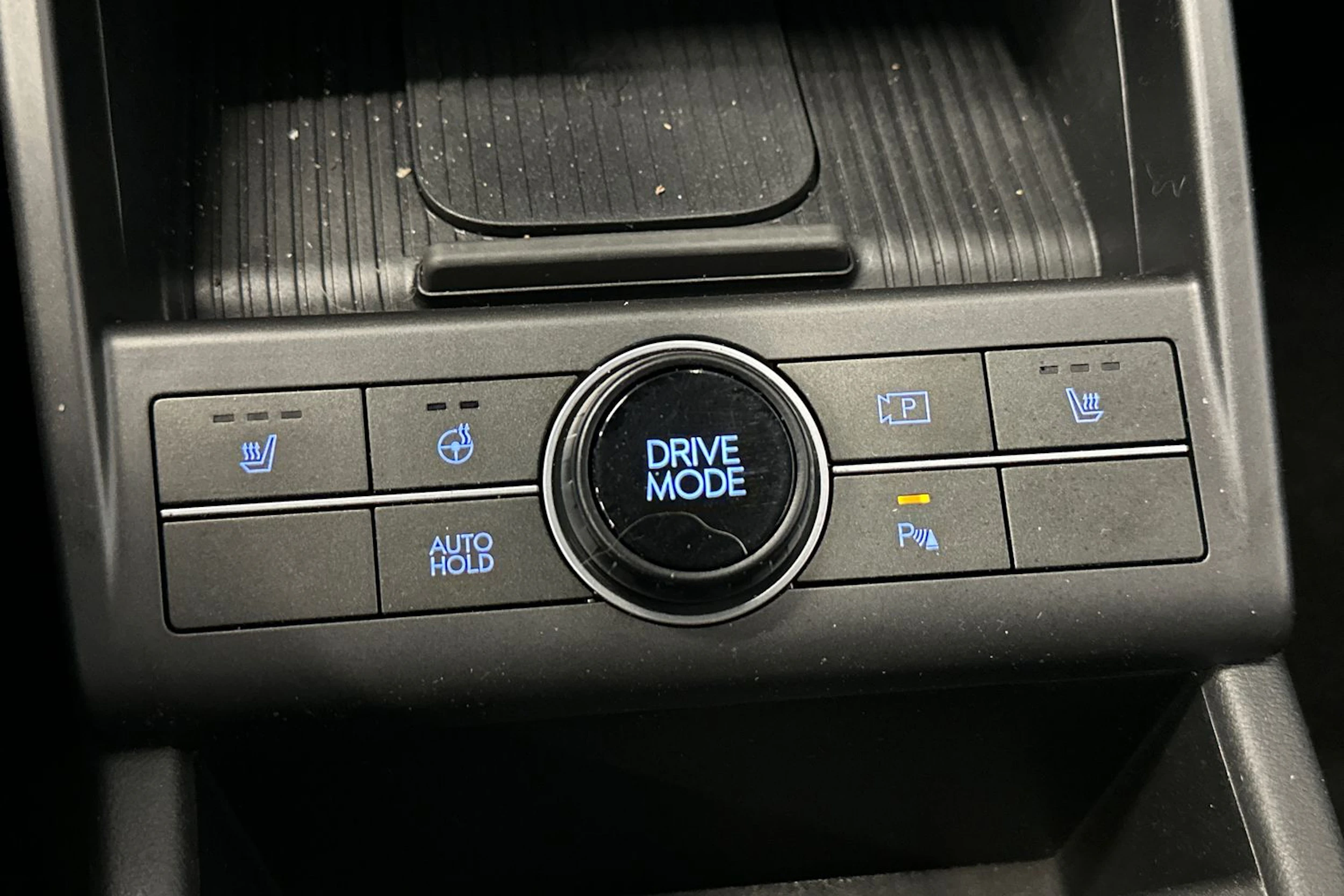 punainen Hyundai KONA Electric 2024 kuva 25.