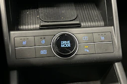 punainen Hyundai KONA Electric 2024 kuva 25.