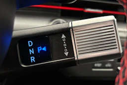 valkoinen Hyundai KONA Hybrid 2024 kuva 25.