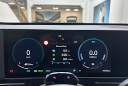 punainen Hyundai KONA Hybrid 2024 kuva 19.