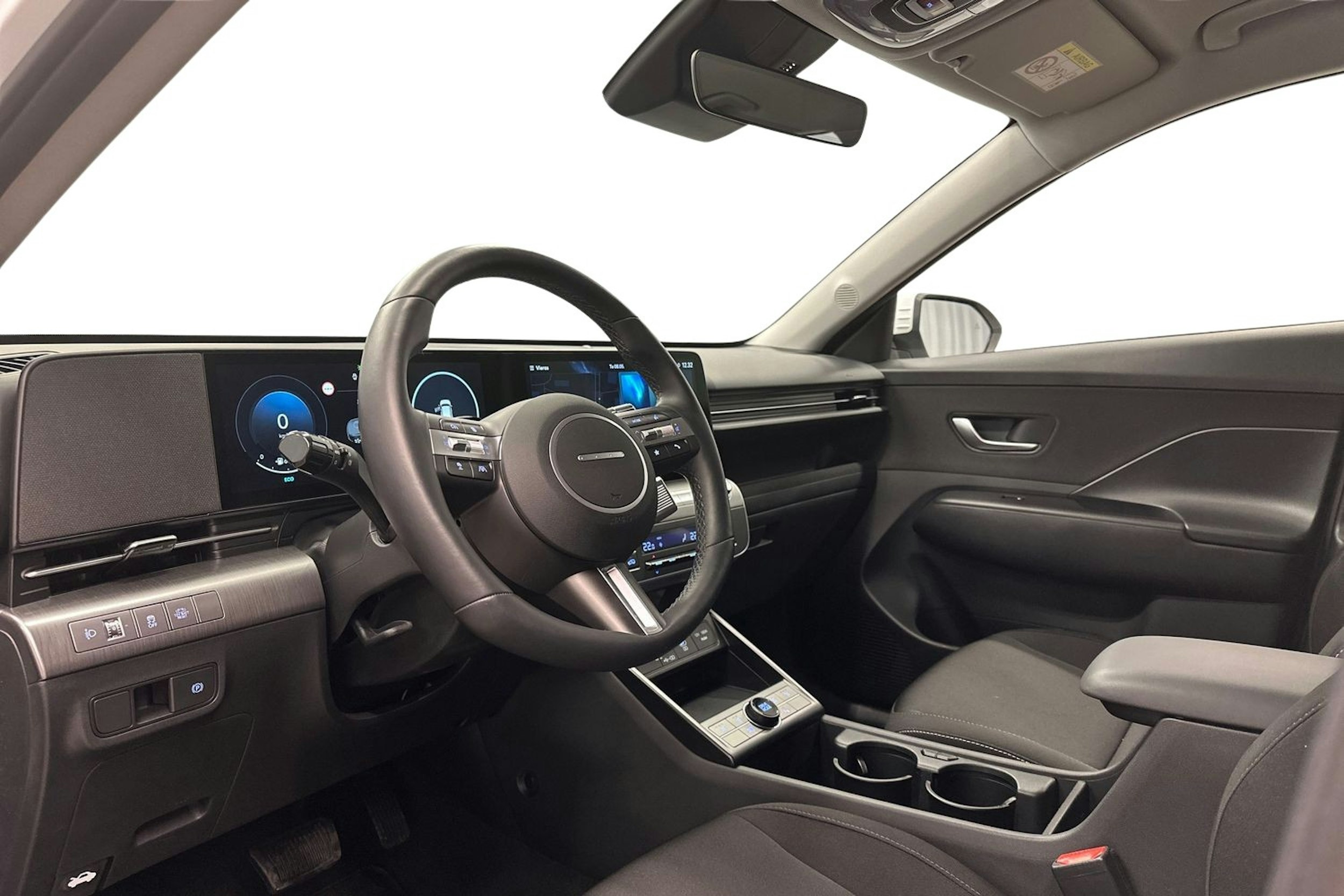 valkoinen Hyundai KONA Hybrid 2025 kuva 7.