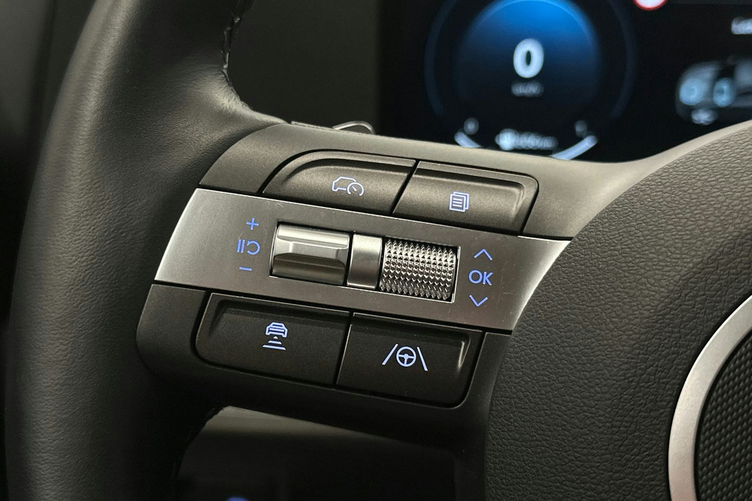 valkoinen Hyundai KONA Hybrid 2025 kuva 15.