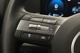 valkoinen Hyundai KONA Hybrid 2025 kuva 15.