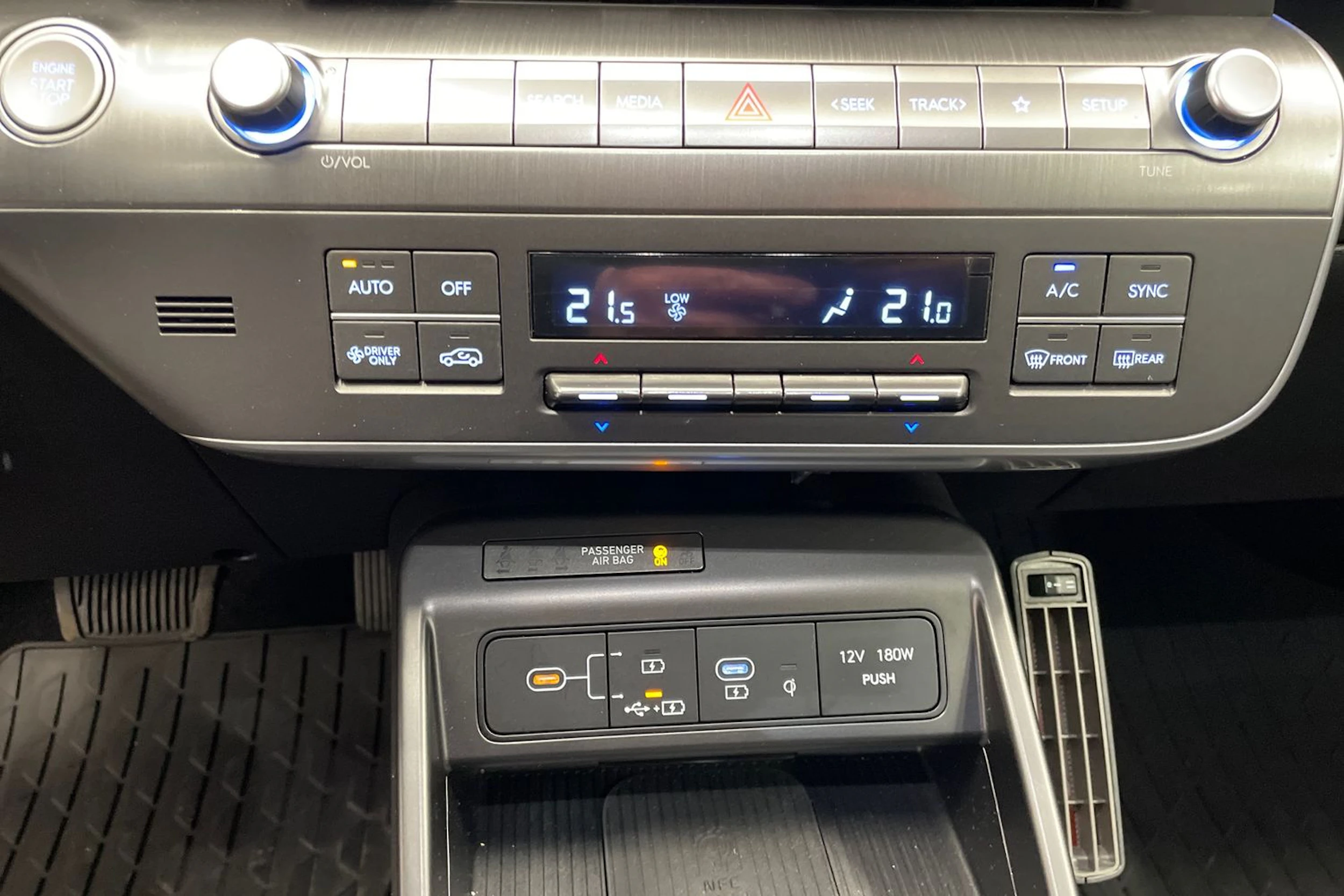 Harmaa Hyundai KONA Hybrid 2025 kuva 15.